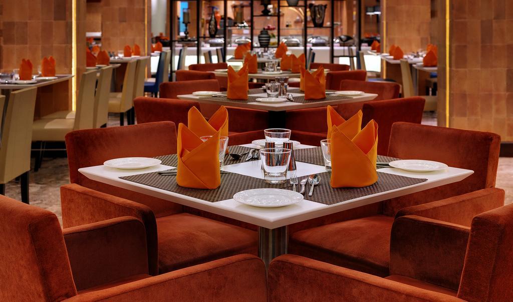 Hotel Ramada Plaza By Wyndham Jhv Varanasi
